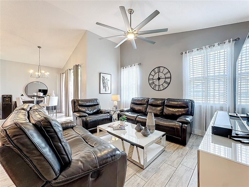 Image 12 of property listing at 270 RED POPPY COURT, Longwood, FL 32750