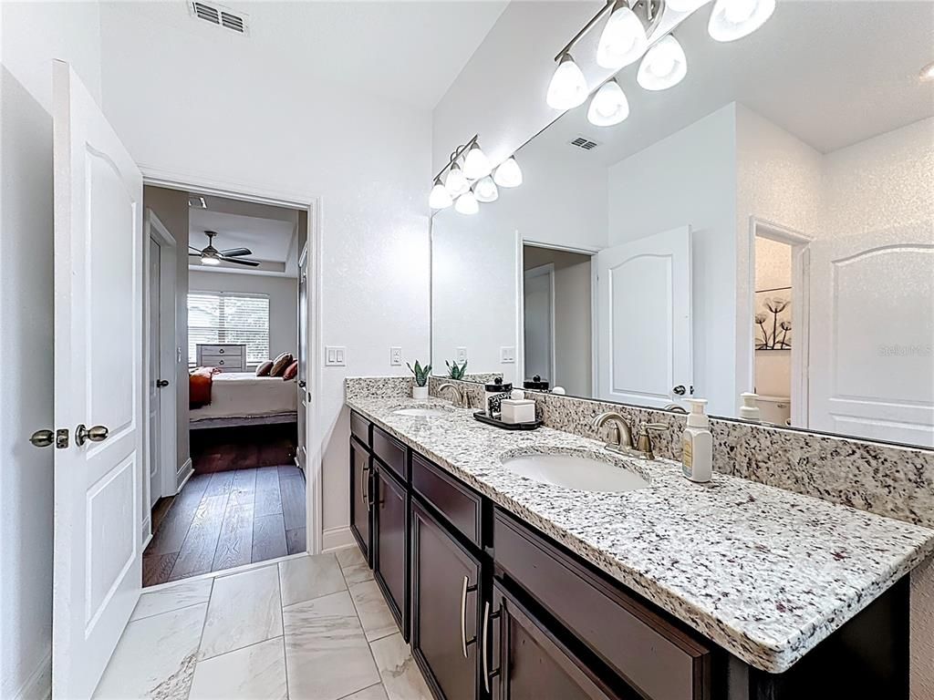 Image 21 of property listing at 270 RED POPPY COURT, Longwood, FL 32750