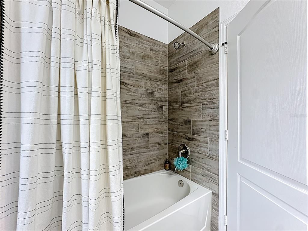 Image 26 of property listing at 270 RED POPPY COURT, Longwood, FL 32750