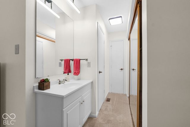 5503 Vin Rose, Indianapolis, IN 46226