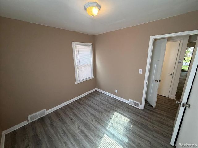 14333 Grandville Avenue, Detroit, MI 48223
