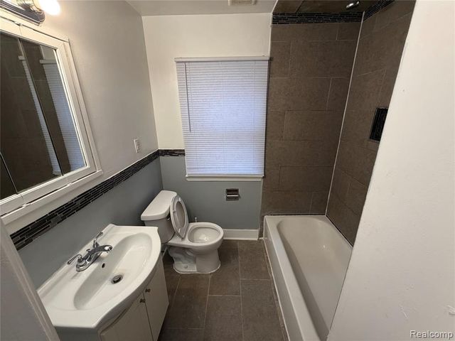 14333 Grandville Avenue, Detroit, MI 48223