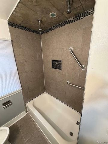 14333 Grandville Avenue, Detroit, MI 48223