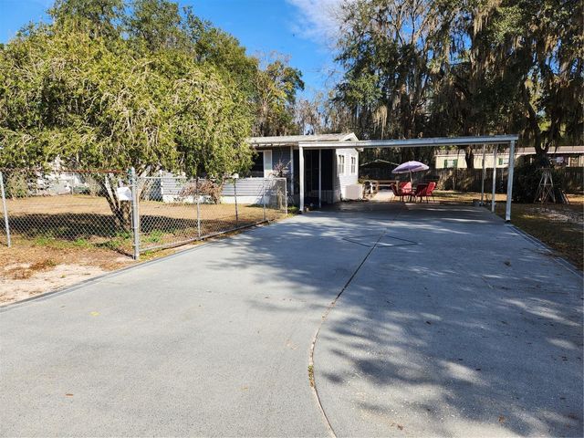 2289 CR 436A, Lake Panasoffkee, FL 33538