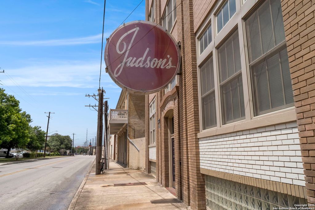 831 S Flores St Ste 2402, San Antonio, TX 78204