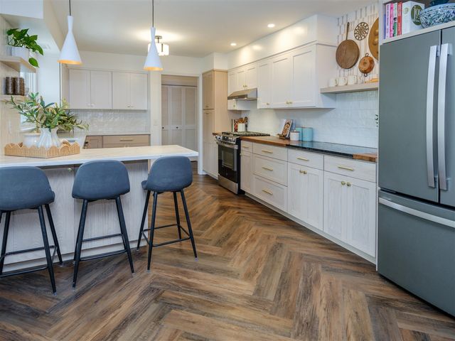 2222 Aberdeen Drive, Kalamazoo, MI 49008