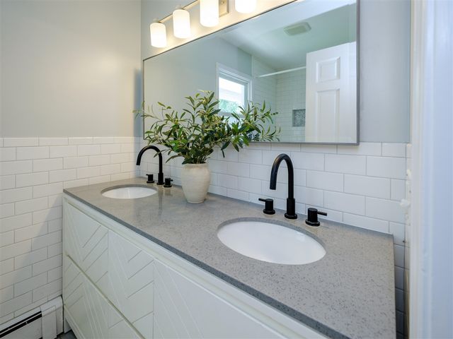 2222 Aberdeen Drive, Kalamazoo, MI 49008