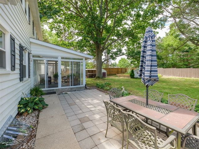 2222 Aberdeen Drive, Kalamazoo, MI 49008