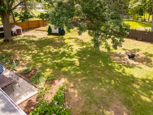 2222 Aberdeen Drive, Kalamazoo, MI 49008