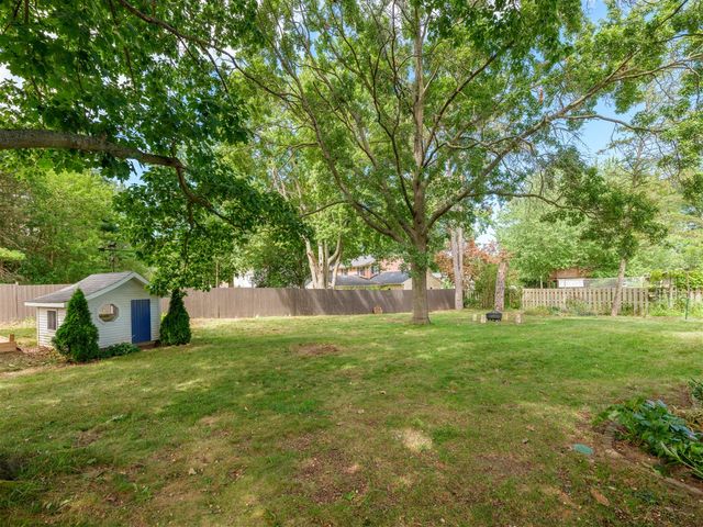 2222 Aberdeen Drive, Kalamazoo, MI 49008