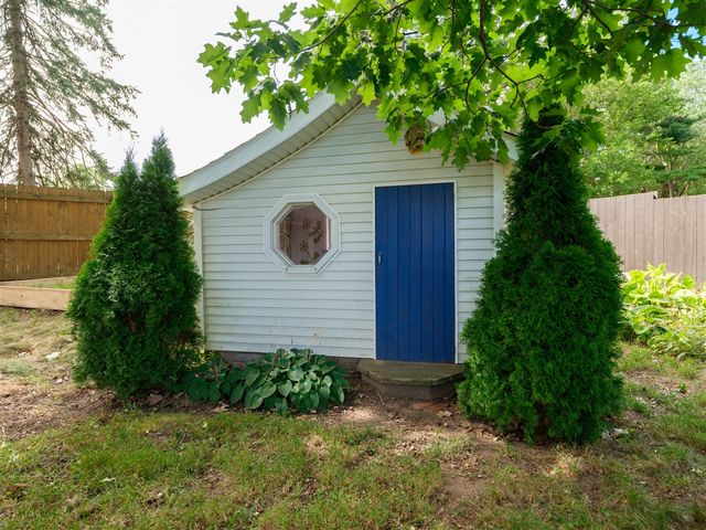 2222 Aberdeen Drive, Kalamazoo, MI 49008