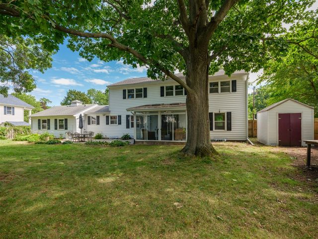 2222 Aberdeen Drive, Kalamazoo, MI 49008