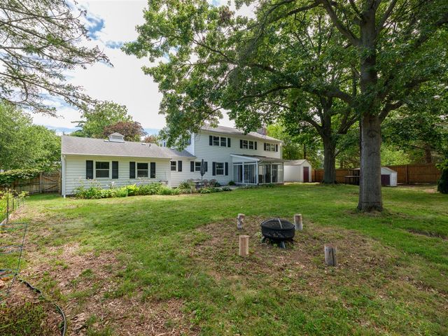 2222 Aberdeen Drive, Kalamazoo, MI 49008