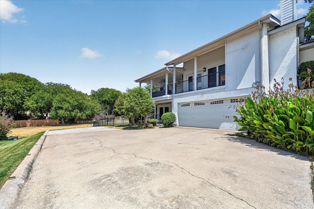 7624 Skylake Drive, Fort Worth, TX 76179 — photo 3