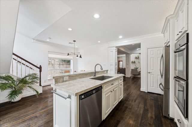 2405 Brun Street B, Houston, TX 77019