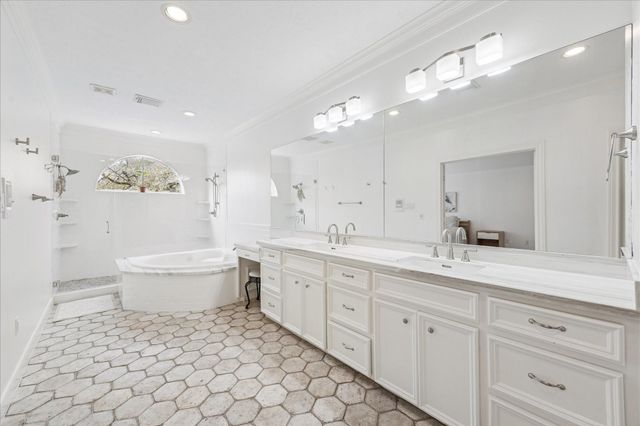 2405 Brun Street B, Houston, TX 77019