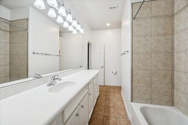 2405 Brun Street B, Houston, TX 77019