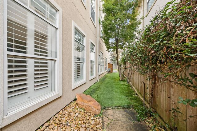 2405 Brun Street B, Houston, TX 77019