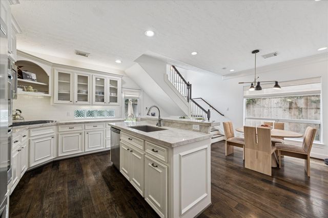 2405 Brun Street B, Houston, TX 77019