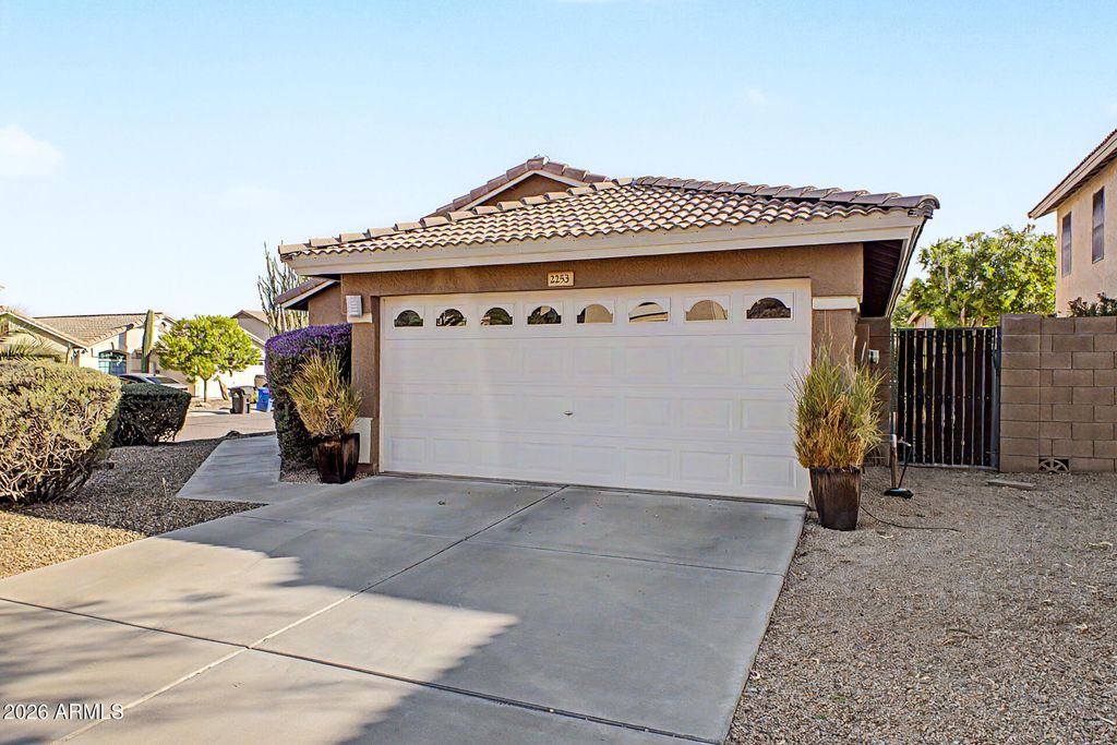 2253 E HESTON Drive, Phoenix, AZ 85024 — photo 2