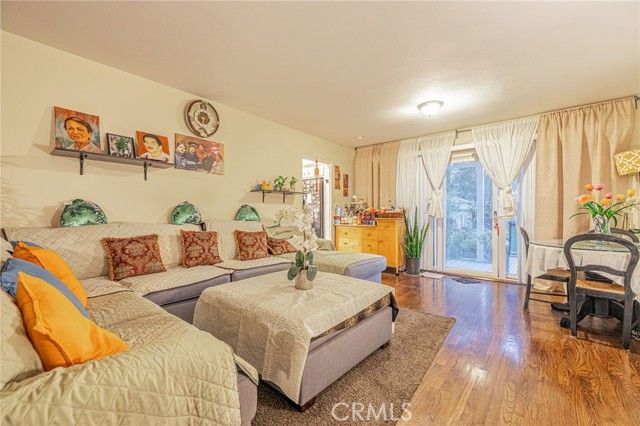 8523 Lindley, Northridge (los Angeles), CA 91325