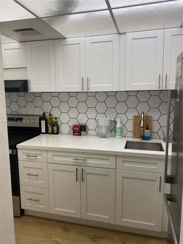 1000 West Avenue 531, Miami Beach, FL 33139