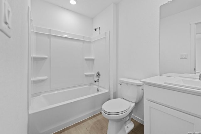 12811 Kathleen St, St Hedwig, TX 78152