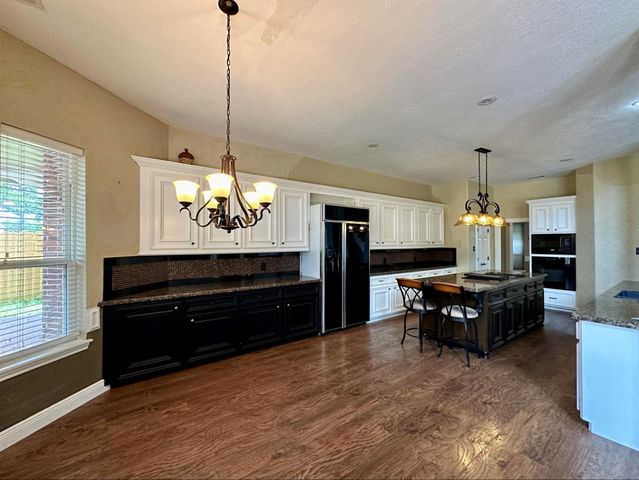 289 Waterford Way, Montgomery, TX 77356