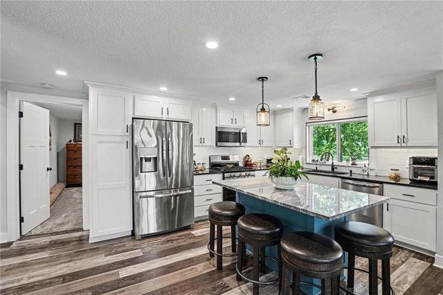 16985 Evans Road, Basehor, KS 66007