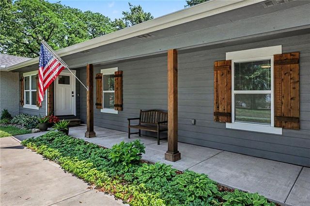 16985 Evans Road, Basehor, KS 66007
