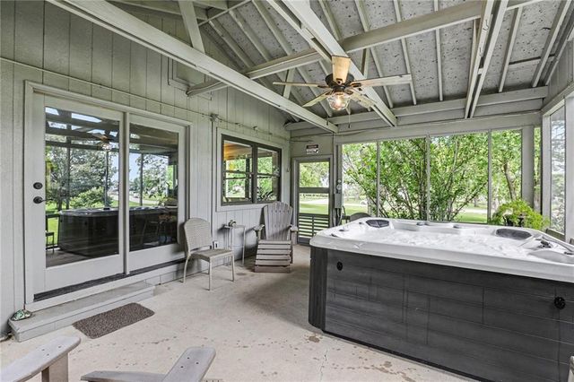 16985 Evans Road, Basehor, KS 66007