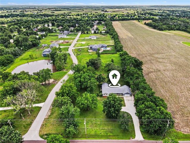 16985 Evans Road, Basehor, KS 66007