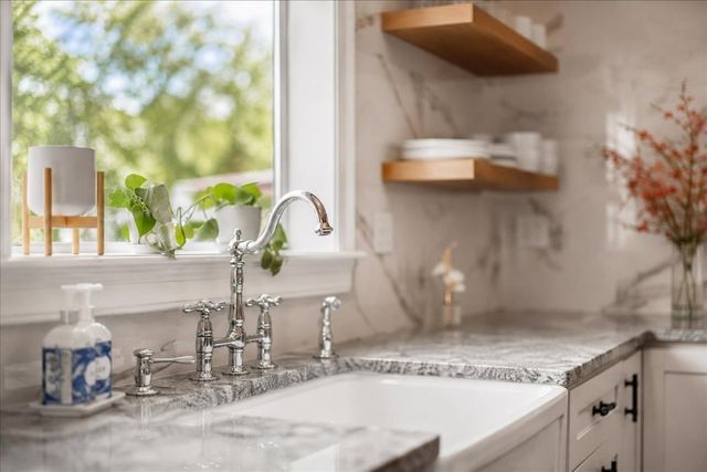 125 High St, Whitman, MA 02382