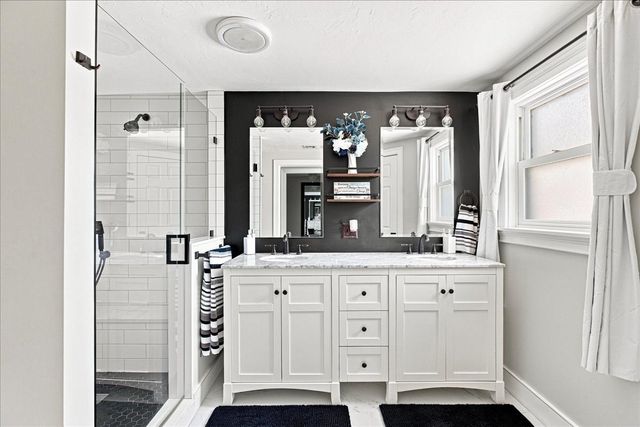 125 High St, Whitman, MA 02382