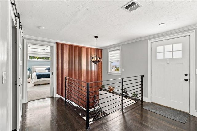 125 High St, Whitman, MA 02382