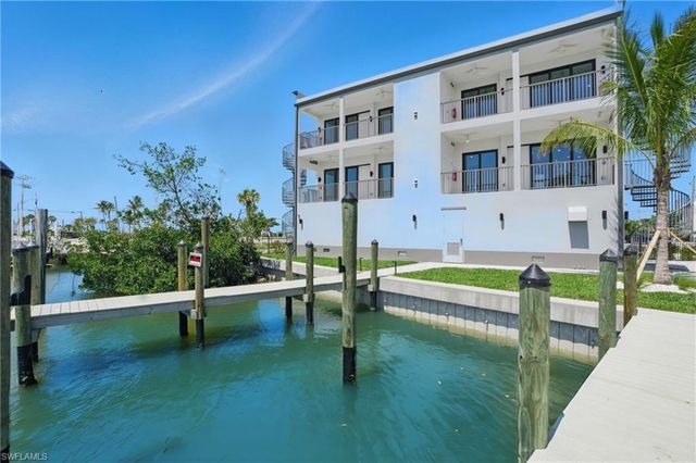 855 Lagoon ST # 3, Fort Myers Beach, FL 33931