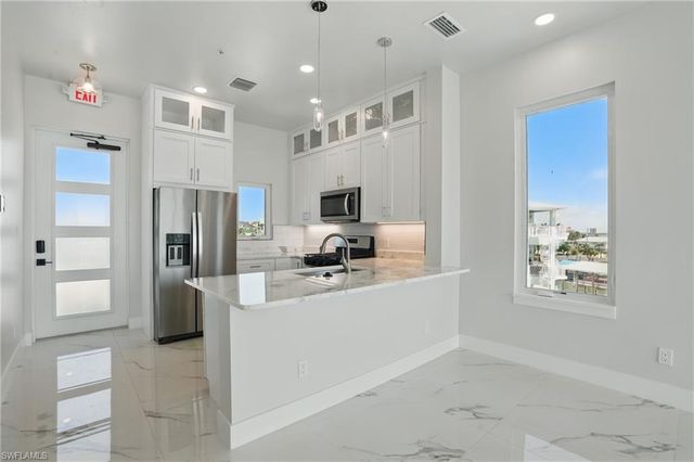 855 Lagoon ST # 3, Fort Myers Beach, FL 33931