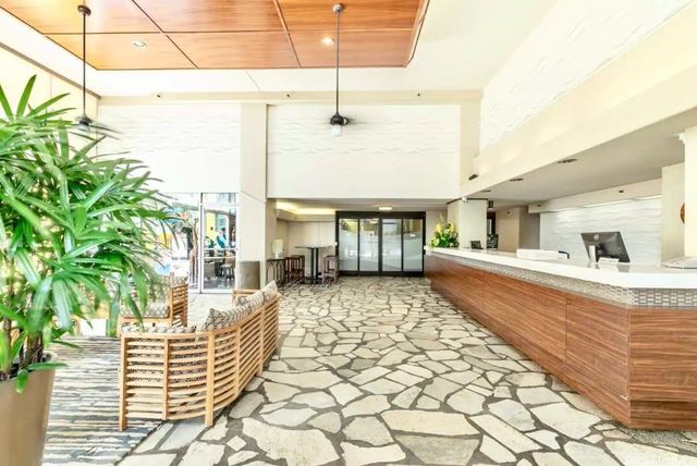 2427 Kuhio Avenue 1005, Honolulu, HI 96815
