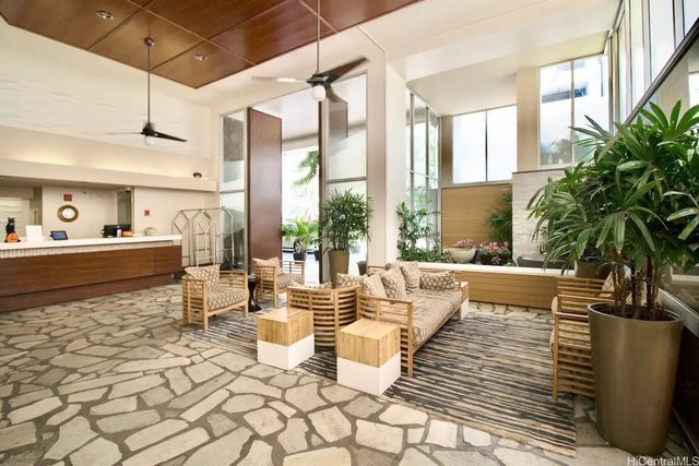 2427 Kuhio Avenue 1005, Honolulu, HI 96815
