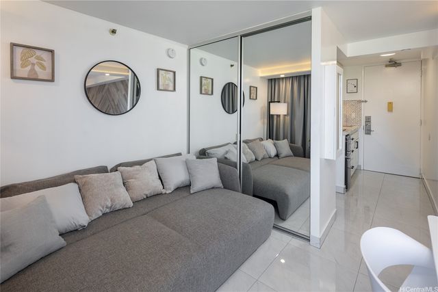 2427 Kuhio Avenue 1005, Honolulu, HI 96815