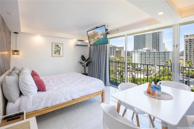 2427 Kuhio Avenue 1005, Honolulu, HI 96815