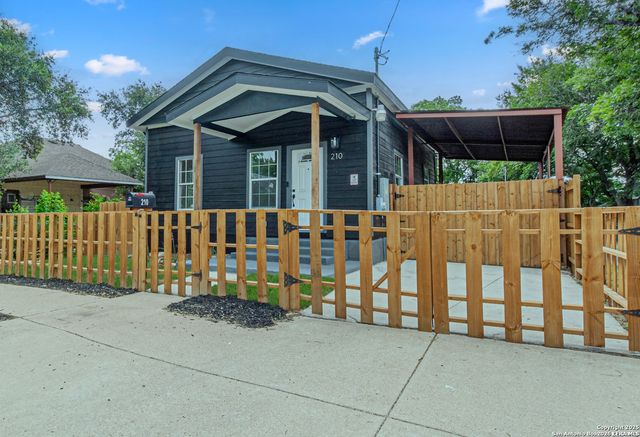 210 N San Jacinto, San Antonio, TX 78207