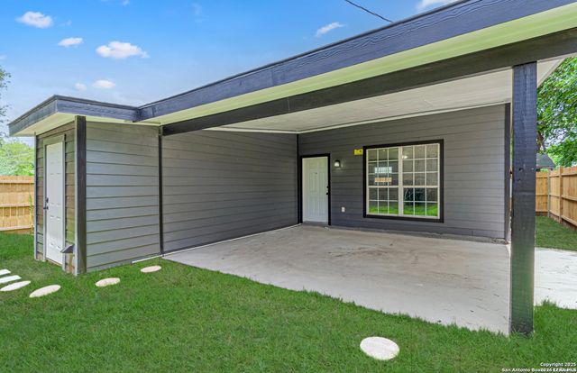 210 N San Jacinto, San Antonio, TX 78207