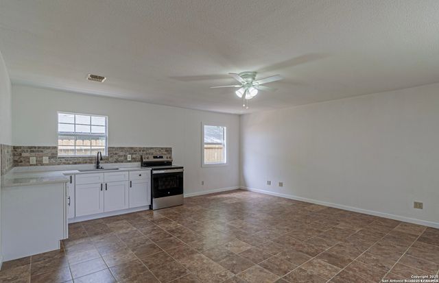 210 N San Jacinto, San Antonio, TX 78207