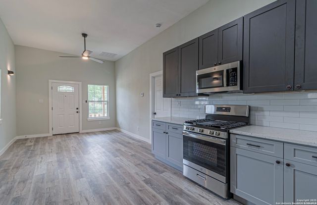 210 N San Jacinto, San Antonio, TX 78207