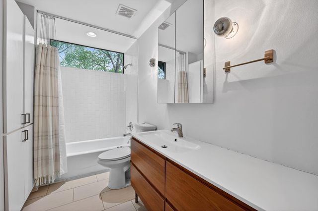 1616 Haskell ST A, Austin, TX 78702