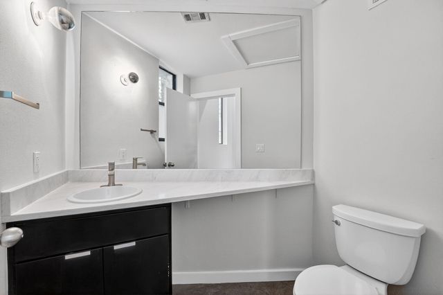 1616 Haskell ST A, Austin, TX 78702