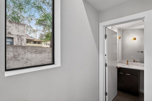 1616 Haskell ST A, Austin, TX 78702