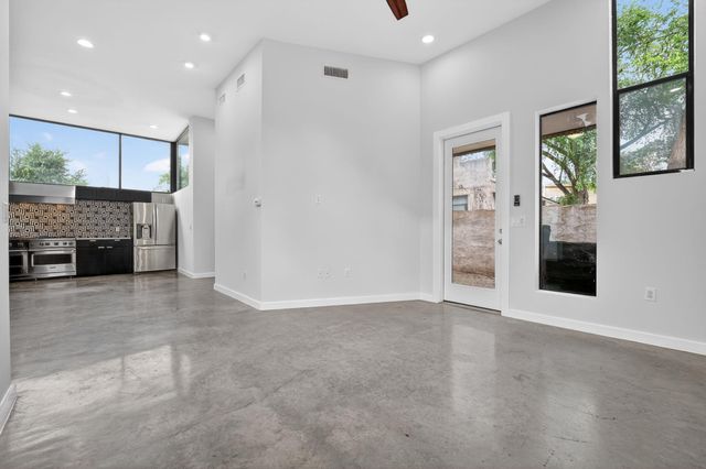 1616 Haskell ST A, Austin, TX 78702