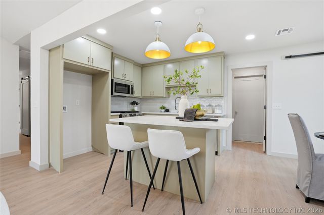 1122 S Division Street, Sapulpa, OK 74066